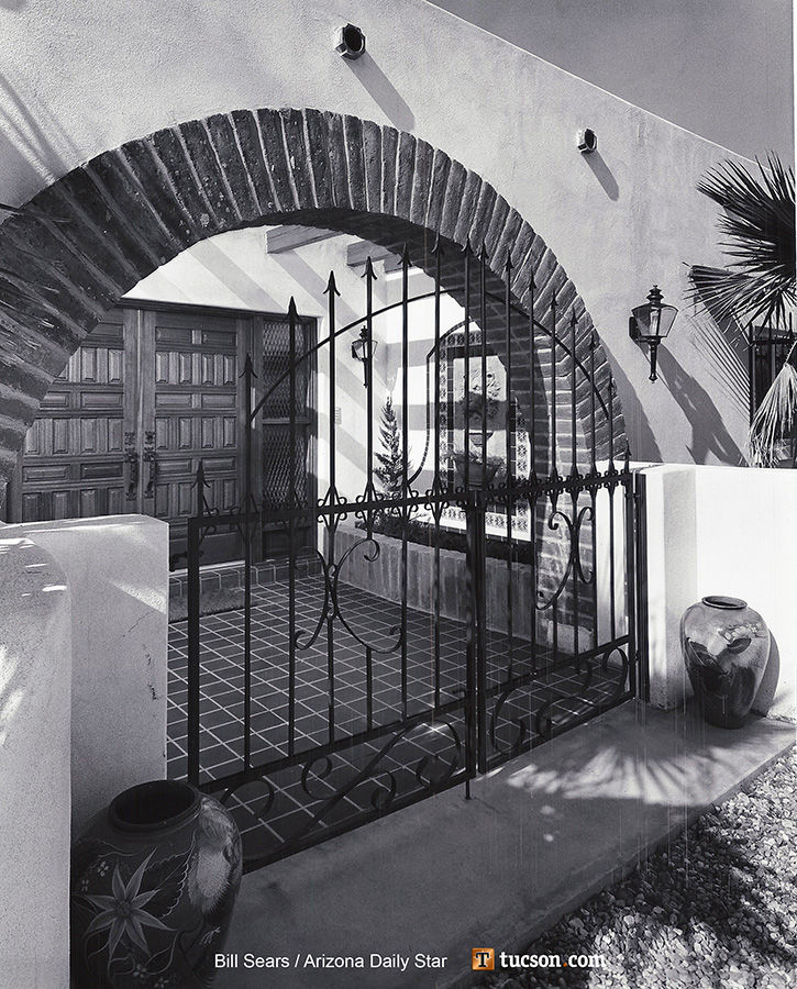 1965 ÃÛèÖÖ±²¥ home photos: House oriented to climate and Southwest